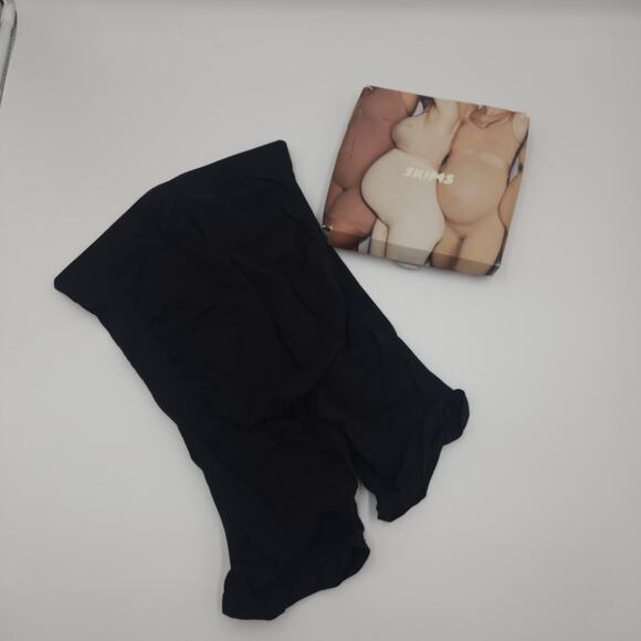 SKIMS Other - SKIMS Maternity Sculpting Short Mid Thigh in Onyx Size 4X/5X